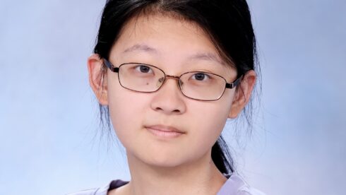 Ms Shi, Angela 施易安